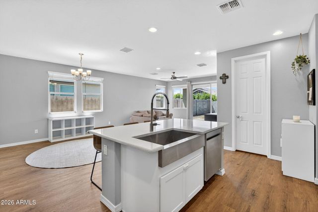 2818 W MARTINEZ Drive, San Tan Valley, AZ 85144