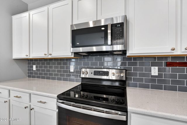 2818 W MARTINEZ Drive, San Tan Valley, AZ 85144