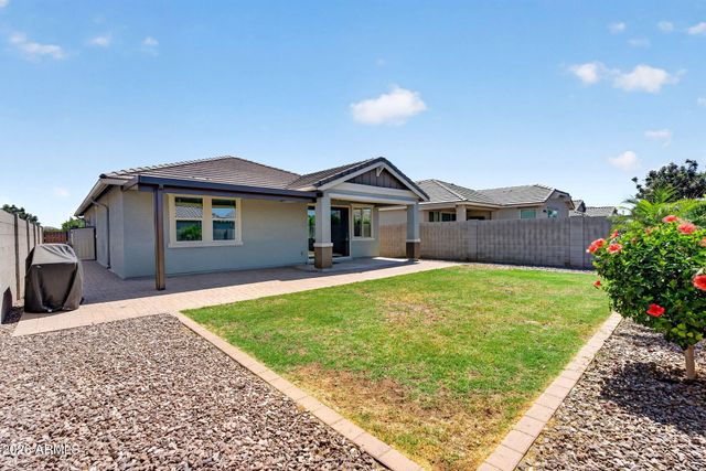 2818 W MARTINEZ Drive, San Tan Valley, AZ 85144