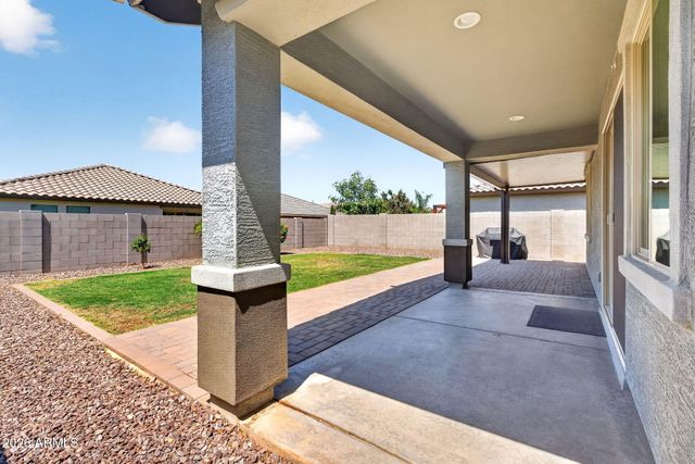 2818 W MARTINEZ Drive, San Tan Valley, AZ 85144