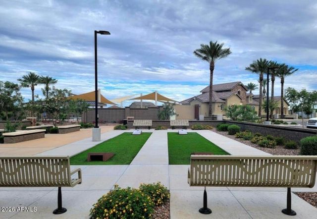 2818 W MARTINEZ Drive, San Tan Valley, AZ 85144