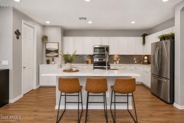2818 W MARTINEZ Drive, San Tan Valley, AZ 85144