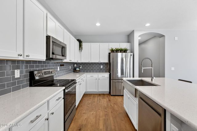 2818 W MARTINEZ Drive, San Tan Valley, AZ 85144