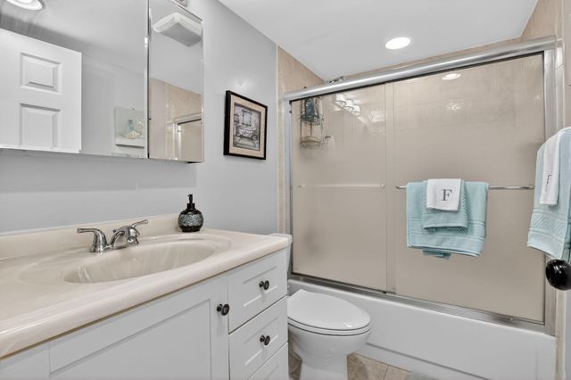 549 Flanders L 549 L, Delray Beach, FL 33484