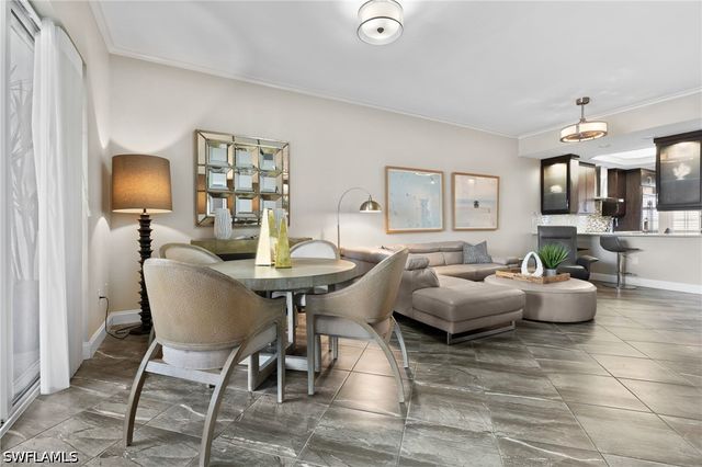 9380 Gulf Shore DR 402, Naples, FL 34108