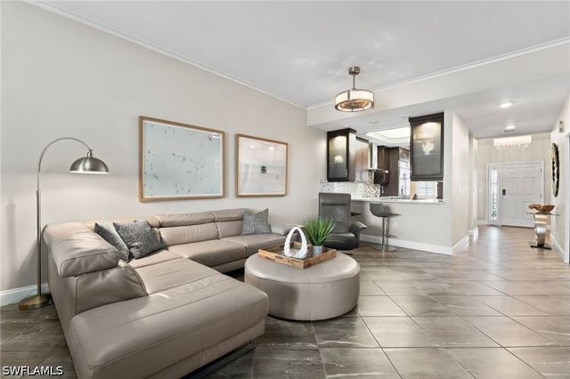 9380 Gulf Shore DR 402, Naples, FL 34108