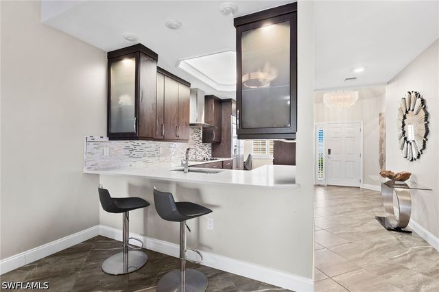 9380 Gulf Shore DR 402, Naples, FL 34108