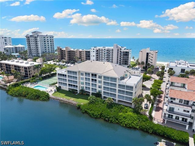 9380 Gulf Shore DR 402, Naples, FL 34108