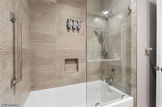 9380 Gulf Shore DR 402, Naples, FL 34108