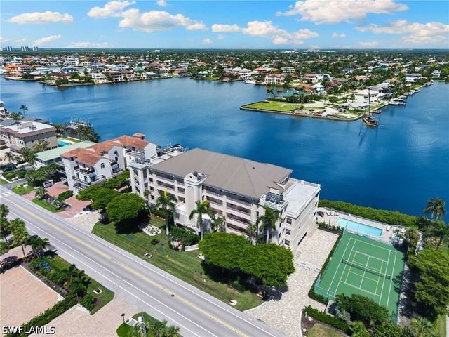 9380 Gulf Shore DR 402, Naples, FL 34108