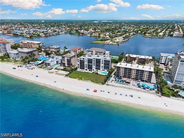 9380 Gulf Shore DR 402, Naples, FL 34108