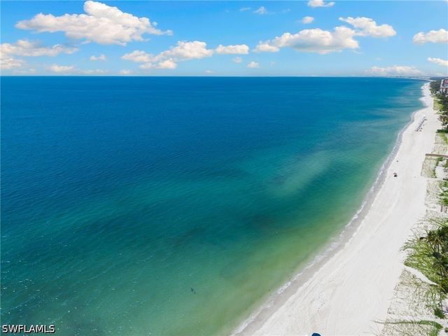 9380 Gulf Shore DR 402, Naples, FL 34108