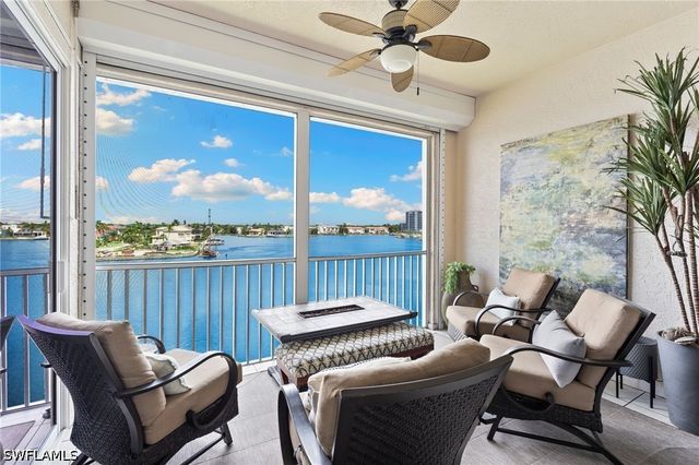 9380 Gulf Shore DR 402, Naples, FL 34108