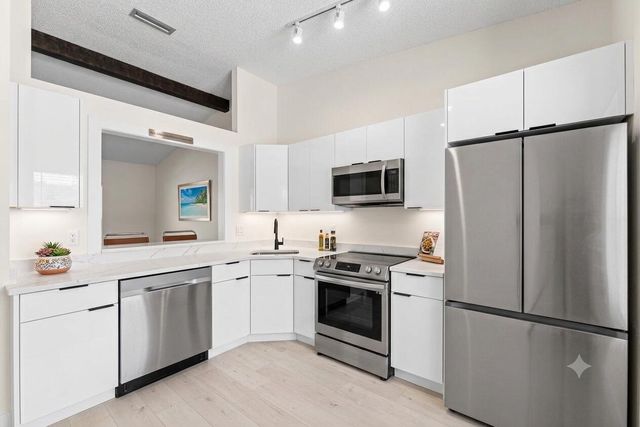 1024 Green Pine Boulevard I, West Palm Beach, FL 33409