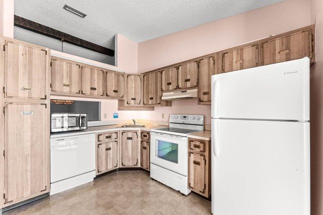 1024 Green Pine Boulevard I, West Palm Beach, FL 33409