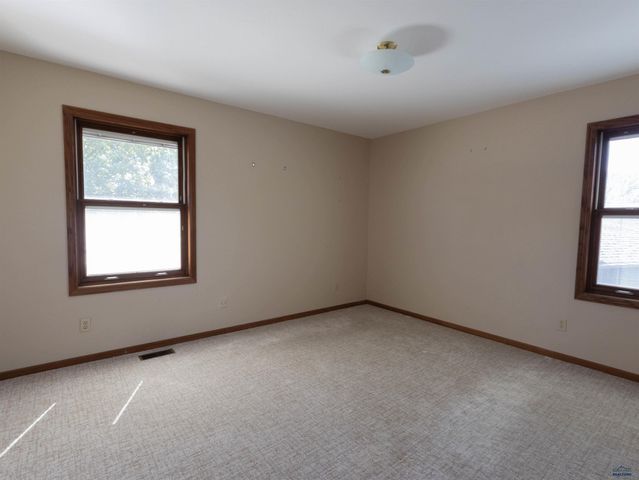 3215 HOGAN CT, Rapid City, SD 57702