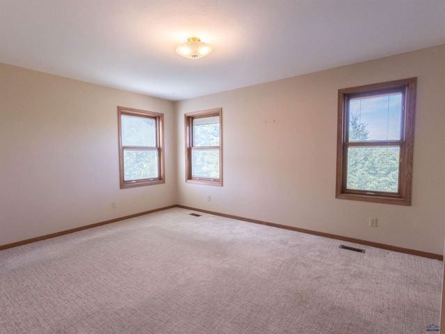 3215 HOGAN CT, Rapid City, SD 57702