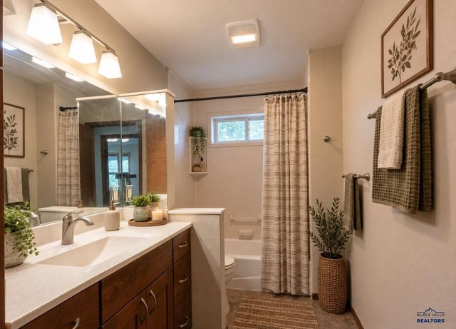 3215 HOGAN CT, Rapid City, SD 57702