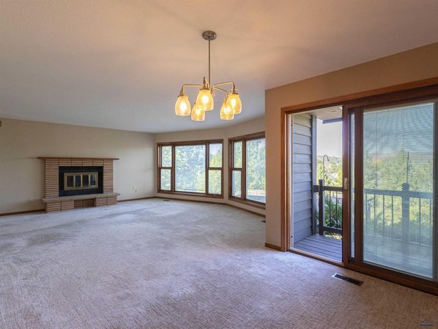 3215 HOGAN CT, Rapid City, SD 57702