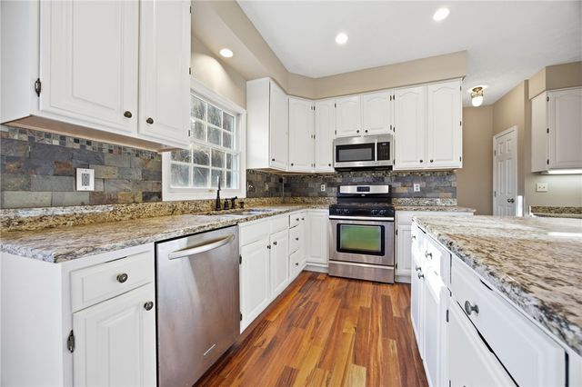 644 White Pine Dr, Mars Boro, PA 16046