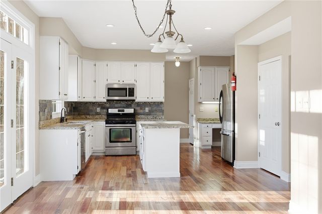 644 White Pine Dr, Mars Boro, PA 16046