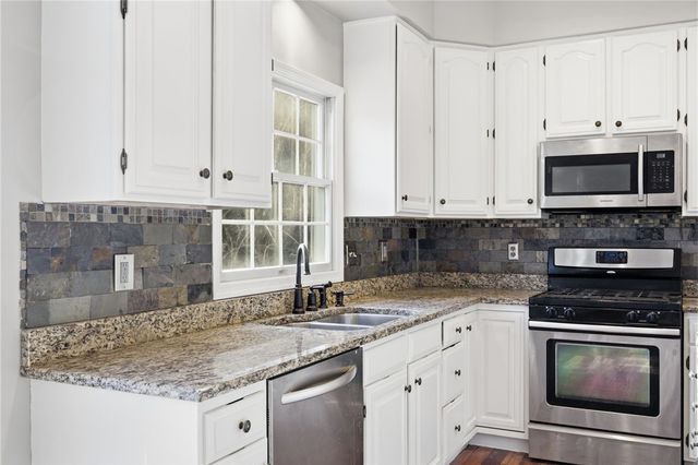 644 White Pine Dr, Mars Boro, PA 16046