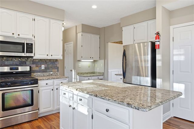 644 White Pine Dr, Mars Boro, PA 16046