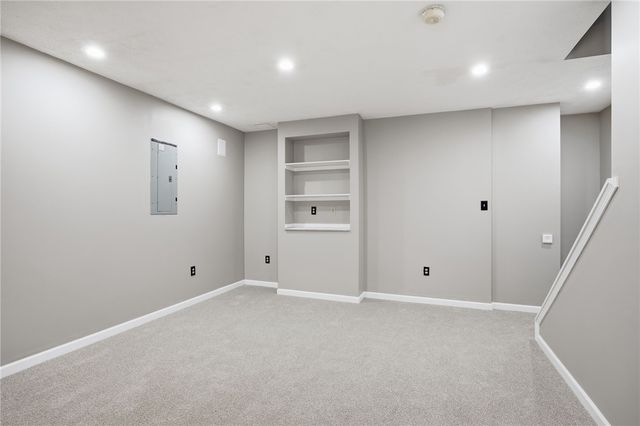 644 White Pine Dr, Mars Boro, PA 16046