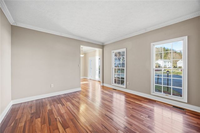 644 White Pine Dr, Mars Boro, PA 16046