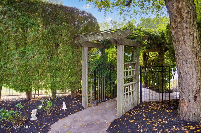 44 Walters Road, Robbinsville, NJ 08691