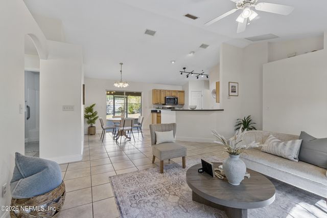 41 SLIPPER Trail, Palm Coast, FL 32164