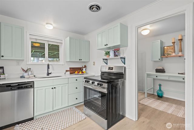 13655 2nd Avenue S, Burien, WA 98168