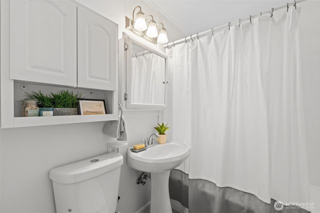 13655 2nd Avenue S, Burien, WA 98168