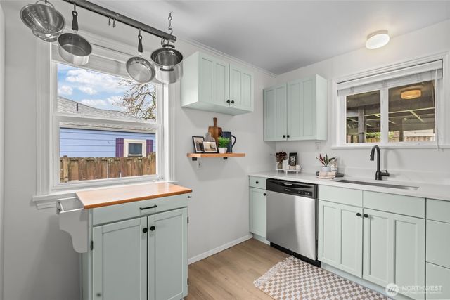 13655 2nd Avenue S, Burien, WA 98168