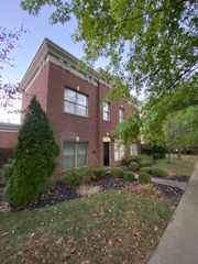 1009 Star Shoot Parkway, Lexington, KY 40509