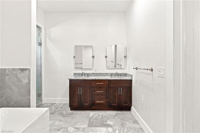 1853 Della DR, Naples, FL 34117