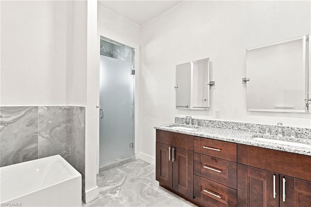 1853 Della DR, Naples, FL 34117