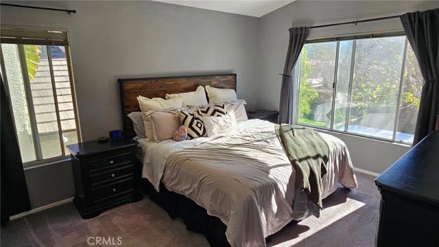 28114 Guilford, Saugus, CA 91350