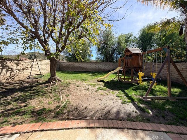 28114 Guilford, Saugus, CA 91350