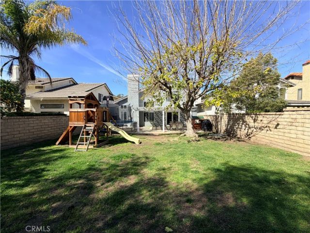 28114 Guilford, Saugus, CA 91350