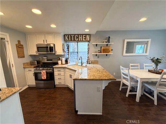 28114 Guilford, Saugus, CA 91350