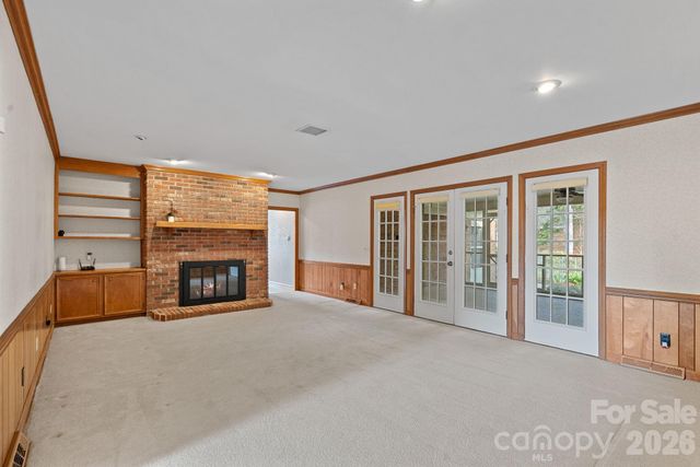 1001 Thistle Court, Charlotte, NC 28211