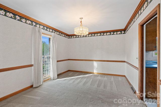 1001 Thistle Court, Charlotte, NC 28211