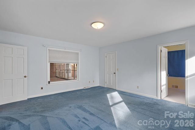 1001 Thistle Court, Charlotte, NC 28211