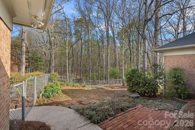 1001 Thistle Court, Charlotte, NC 28211