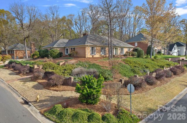1001 Thistle Court, Charlotte, NC 28211