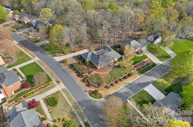 1001 Thistle Court, Charlotte, NC 28211