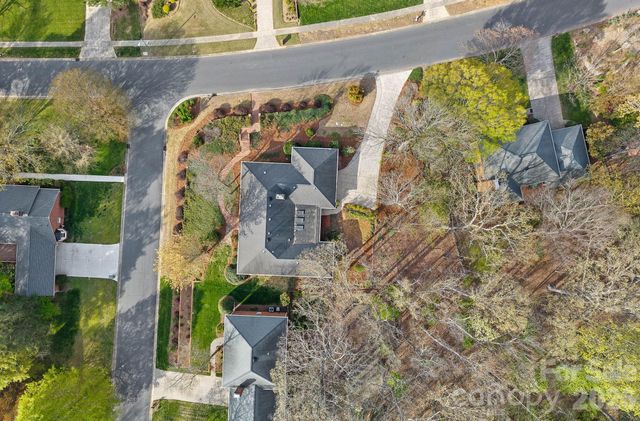 1001 Thistle Court, Charlotte, NC 28211