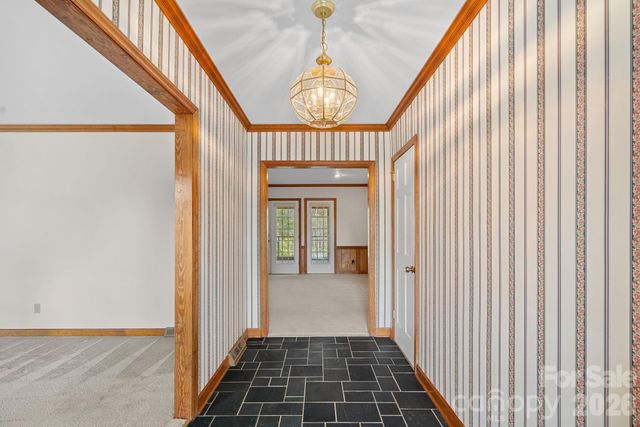 1001 Thistle Court, Charlotte, NC 28211