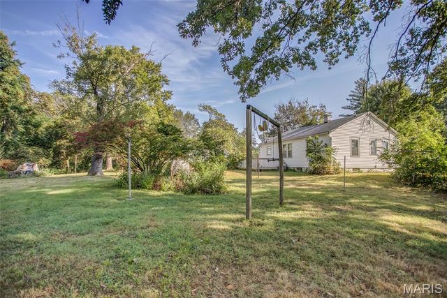 214 Union Hill Road, Fairview Heights, IL 62208